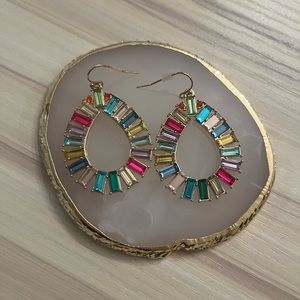 🛍️Beautiful Multi Color Gold Tone Drop Earrings